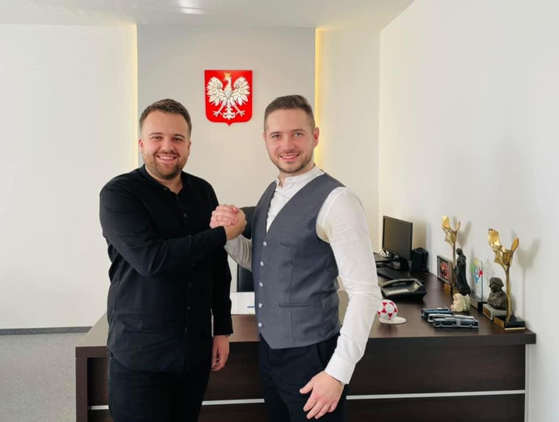 Kolejny radny wstępuje w szeregi Komitetu Marka Materka