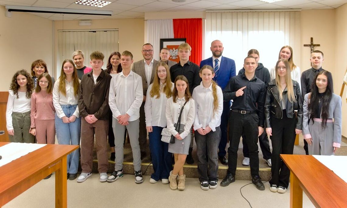 Nowa kadencja Młodzieżowej Rady Gminy Brody rozpoczęta Nowa kadencja Młodzieżowej Rady Gminy Brody rozpoczęta