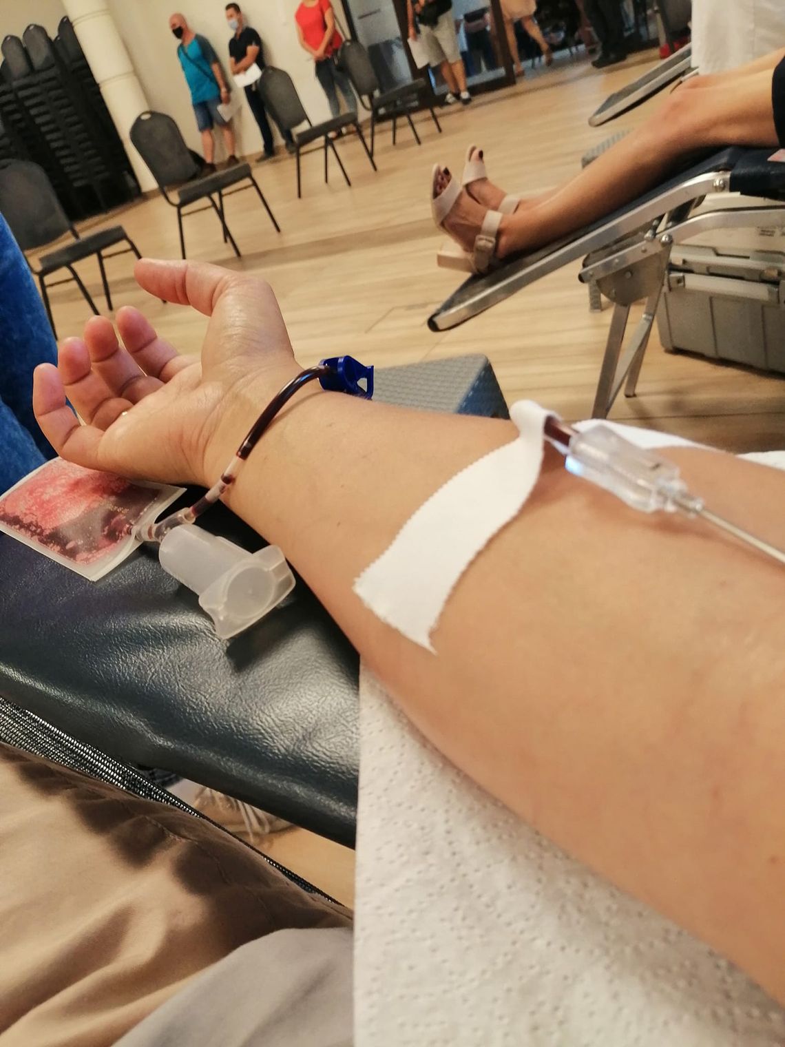 Ponad 70 osób przyszło oddać krew, aby pomóc choremu Piotrowi Ponad 70 osób przyszło oddać krew, aby pomóc choremu Piotrowi