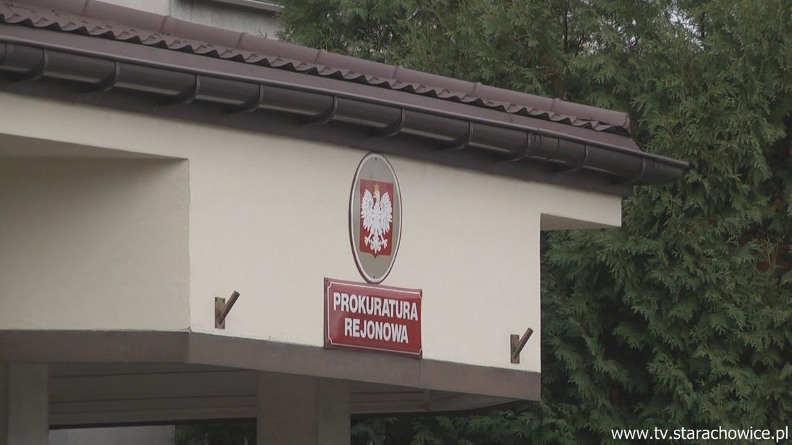 Prokuratura bada sprawę śmierci bezdomnego w komendzie policji w Starachowicach