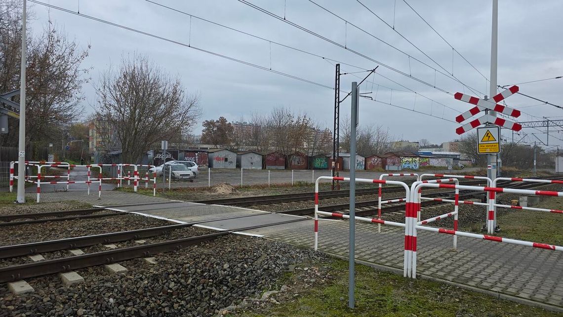 Starachowice: pociąg potrącił nastolatka, 16-latek zmarł w szpitalu