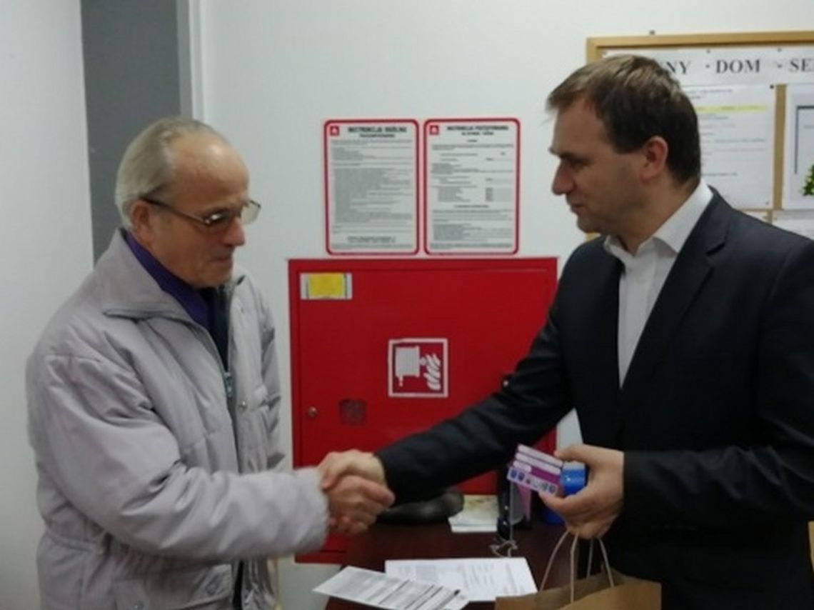 Starachowicka Karta Seniora 60+ z numerem 5000 wydana! Starachowicka Karta Seniora 60+ z numerem 5000 wydana!