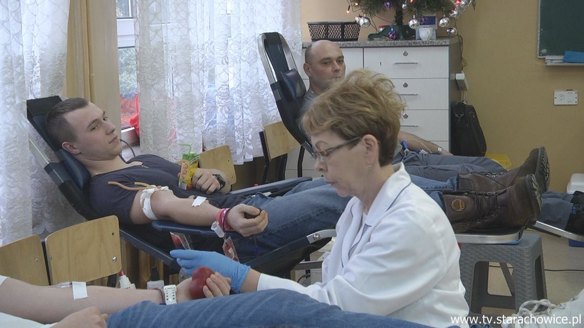Uczniowie z „Hubala” oddawali krew na rzecz chorej na białaczkę kobiety Uczniowie z „Hubala” oddawali krew na rzecz chorej na białaczkę kobiety