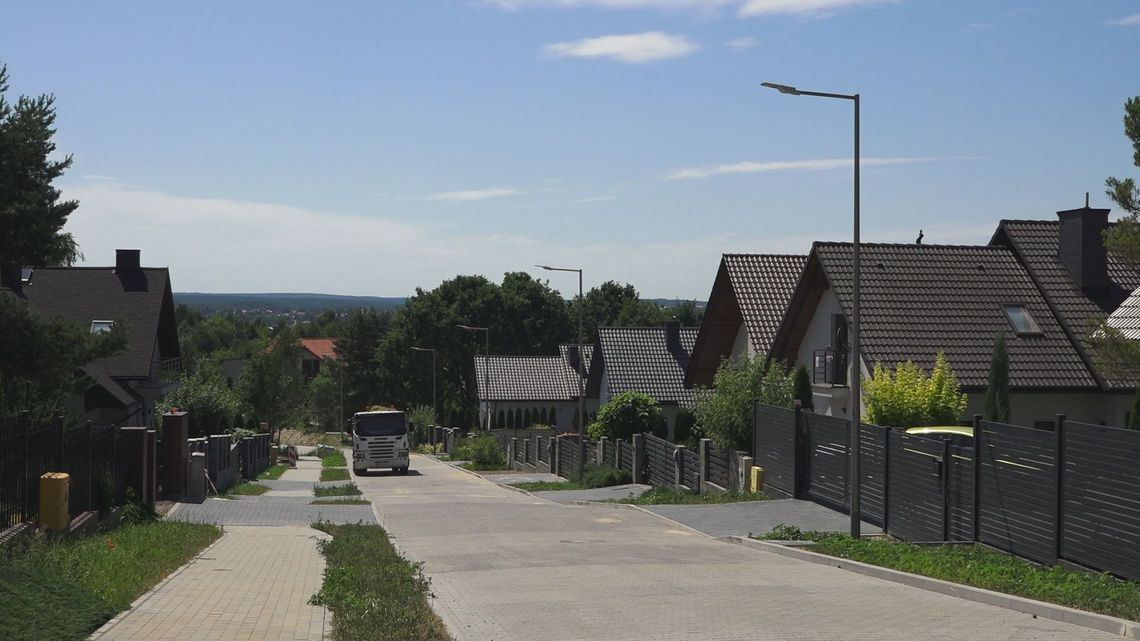Ul. Rubinowa gotowa. Kolejne drogi na os. Łazy zyskują nową nawierzchnie