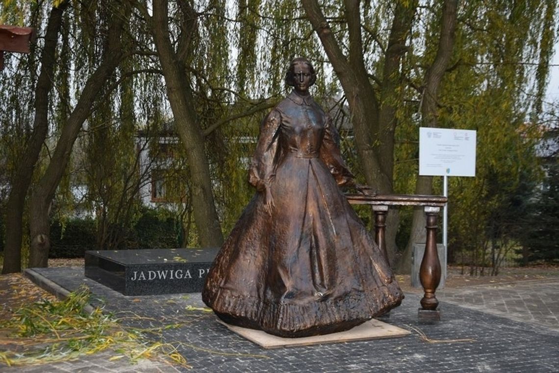Uroczystość odsłonięcia rzeźby Jadwigi Prendowskiej Uroczystość odsłonięcia rzeźby Jadwigi Prendowskiej