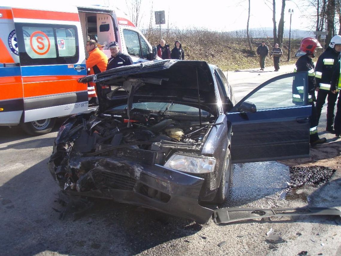 Wypadek 2 samochodów osobowych w Ambrożowie